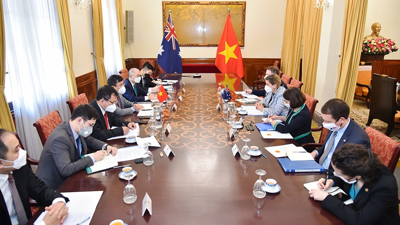 Vietnam highly values strategic partnership with Australia